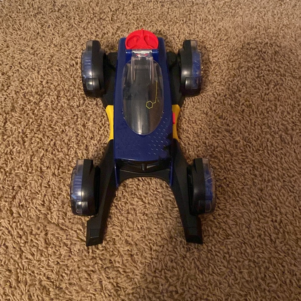 Batman vehicle. Battery powered. Batteries not included. - Picture 2 of 4
